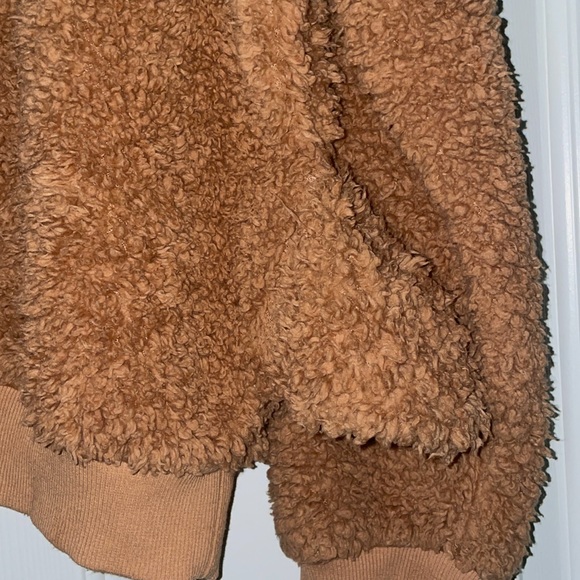 Tan Sherpa hoodie pull over - Picture 5 of 7